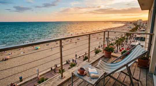Vue mer depuis le balcon d'un appartement loué au Grau-du-Roi.